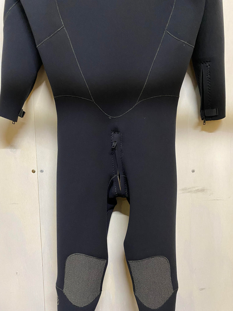 Clearance Men's MAX Ultra 4/3mm Back Zip Glued Winter DIVE Wetsuit